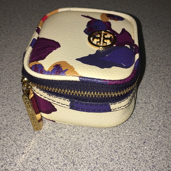 NWOT Rare Tory Burch travel jewelry case/holder - Picture 6 of 6